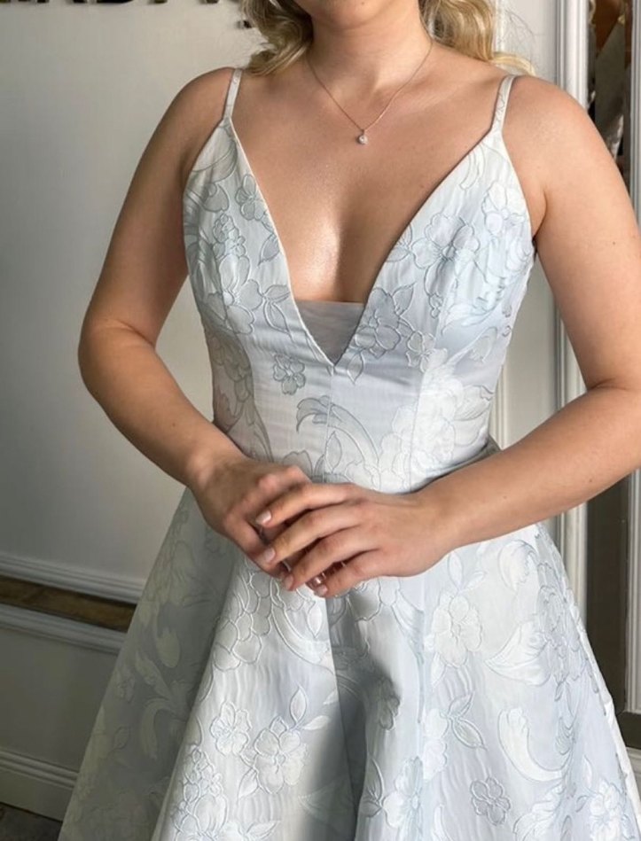 Züleyha Kuru tasarım  Drapeli V Yakalı Uzun Mavi Nişan Elbisesi - Görsel 3