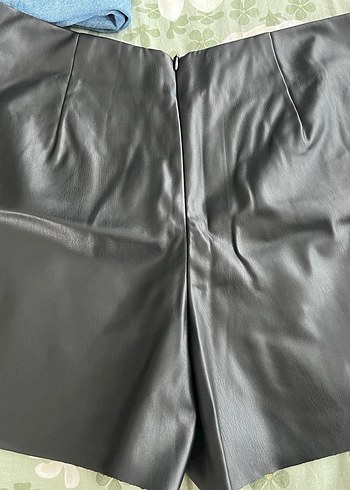 Stradivarius Deri Şort Etek - Görsel 3