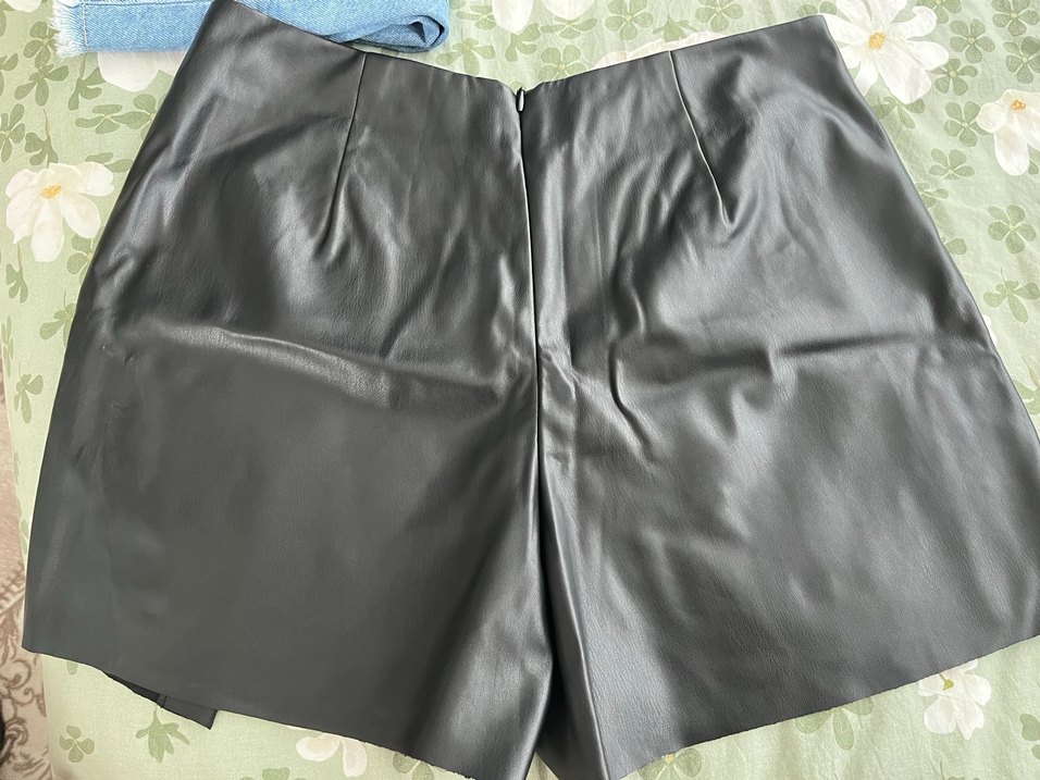 Stradivarius Deri Şort Etek - Görsel 3