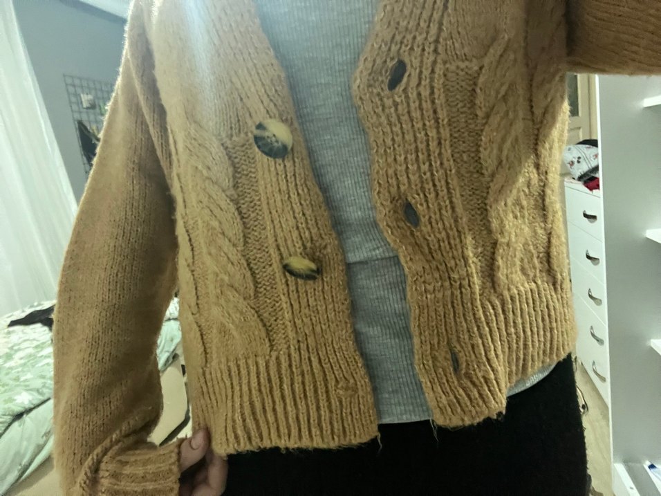 Bej V Yakalı Örgü Kadın Hırka - Görsel 3