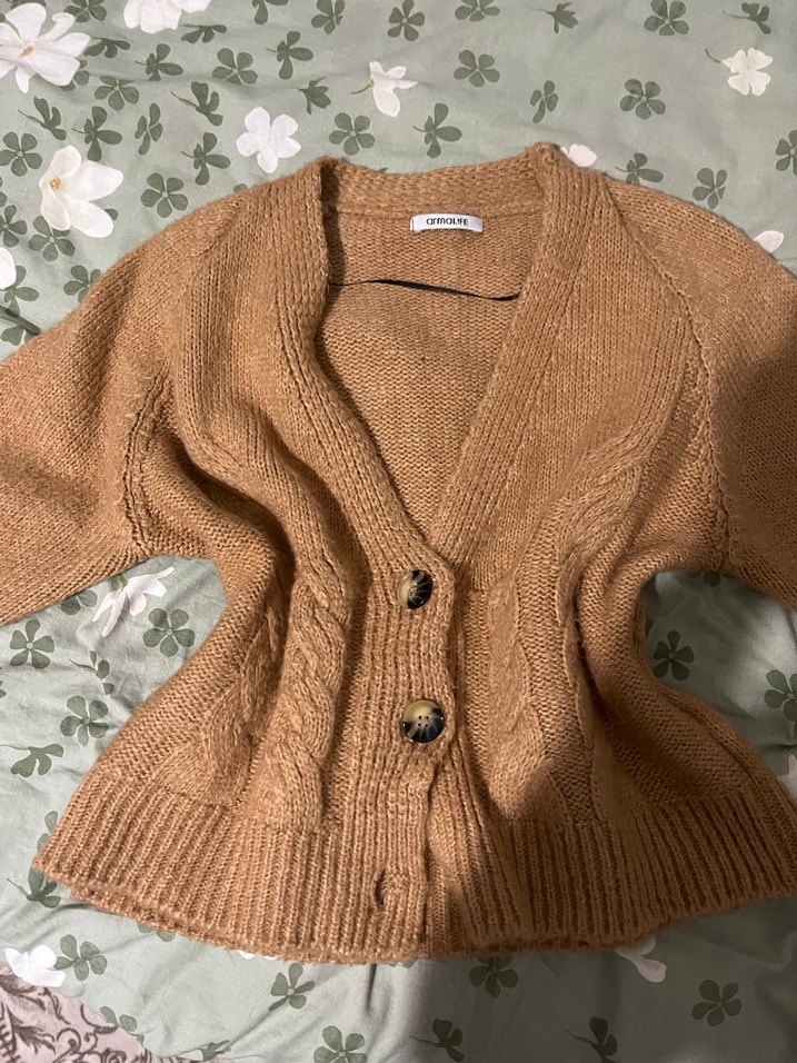 Bej V Yakalı Örgü Kadın Hırka - Görsel 4