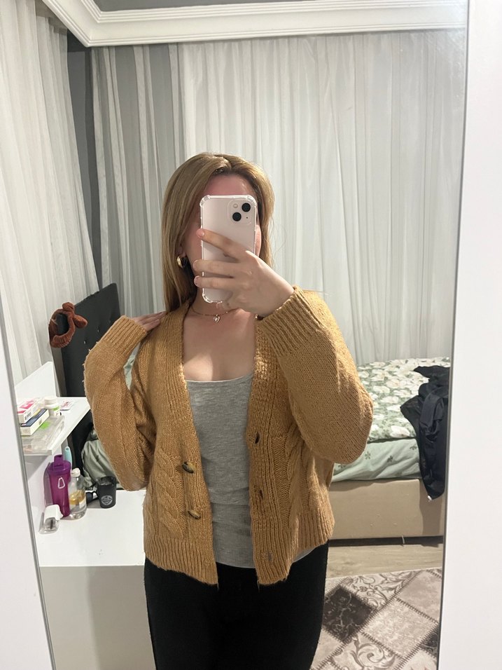 Bej V Yakalı Örgü Kadın Hırka - Görsel 2