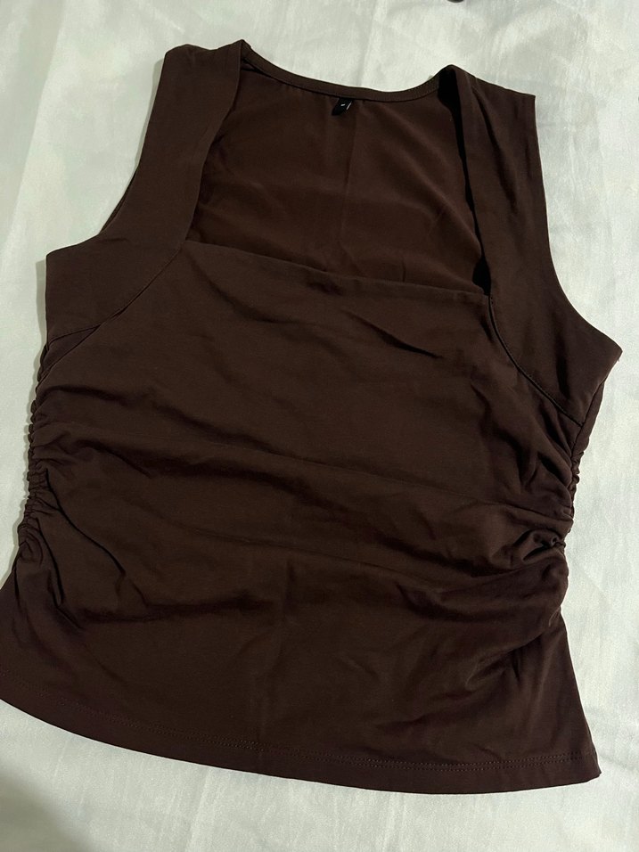 Kahverengi Kare Yaka Kolsuz Crop Top - Görsel 3