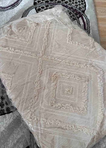 Nakışlı Bej Gri Yatak Örtüsü - Görsel 2