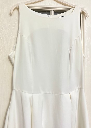 Beyaz Yuvarlak Yaka Fermuarlı Cepli Elbise - Görsel 3