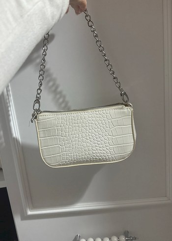 Zincir Detaylı Beyaz Yılan Derisi Desenli Kadın Çanta - Görsel 2