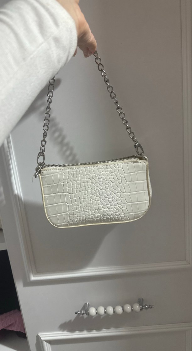 Zincir Detaylı Beyaz Yılan Derisi Desenli Kadın Çanta - Görsel 2