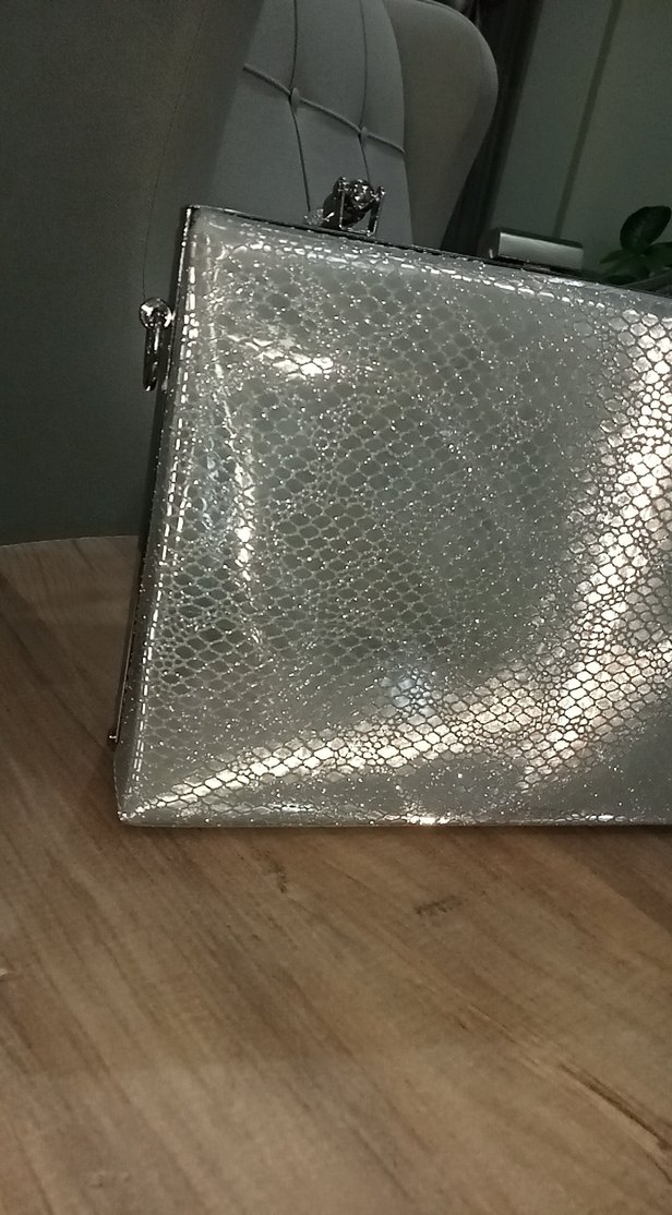 Parlak Yılan Desenli Kadın Portföy Çanta - Görsel 2