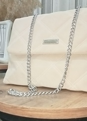 Zincir Detaylı Kadın Bej El Çantası - Görsel 2