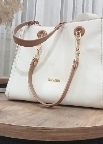 Zincir Detaylı Beyaz Deri Kadın Çanta - Görsel 2
