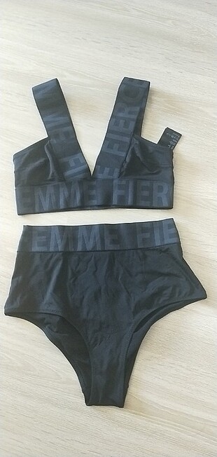 Siyah bikini