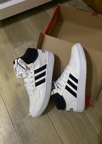 Adidas 42.5
