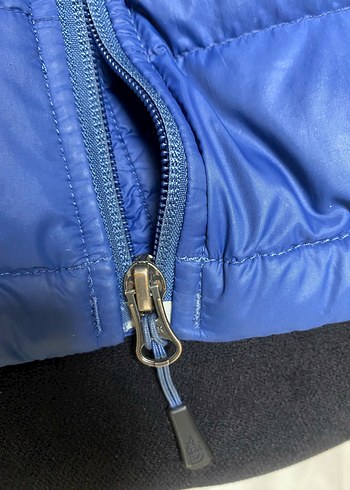 The North Face 550 fıll kapşonlu kaz tüyü mont M beden - Görsel 4