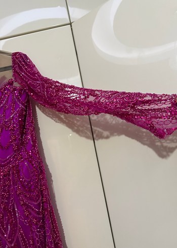 Uzun Dantel İşlemeli kol detaylı ÖZEL DİKİM Pembe Kadın Abiye - Görsel 5