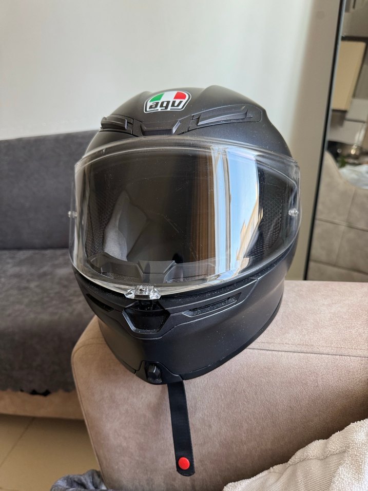 AGV K6 Siyah Mat Tam Kapalı Motosiklet Kaskı - Görsel 2