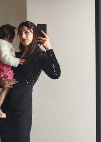 Uzun Kollu Siyah Pul İşlemeli Abiye Elbise - Görsel 3