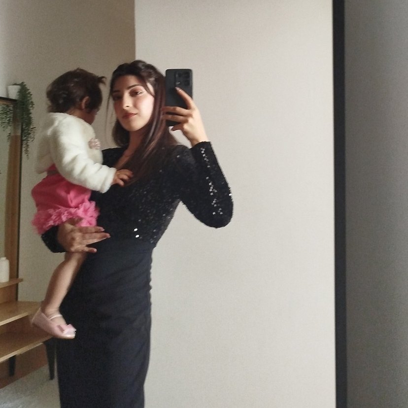 Uzun Kollu Siyah Pul İşlemeli Abiye Elbise - Görsel 3