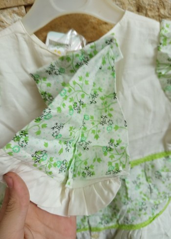 Nakışlı Beyaz Bebek Önlüğü - Görsel 2