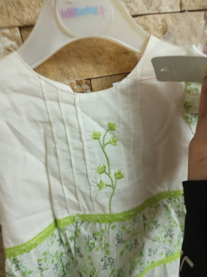 Nakışlı Beyaz Bebek Önlüğü - Görsel 4