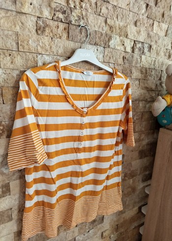 Düğmeli Sarı Çizgili Kadın Tişört - Görsel 2