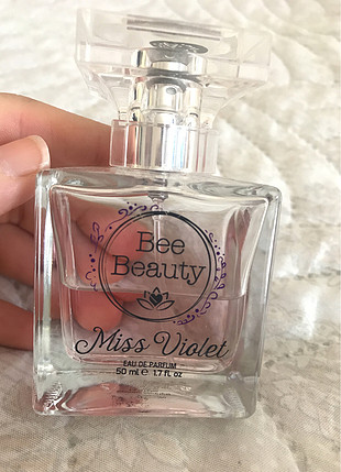 Bee Beauty Çiçek kokulu parfüm
