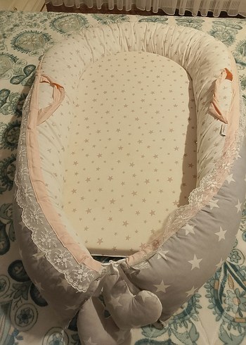 Gri Nakışlı Bebek Uyku Yatağı - Görsel 2