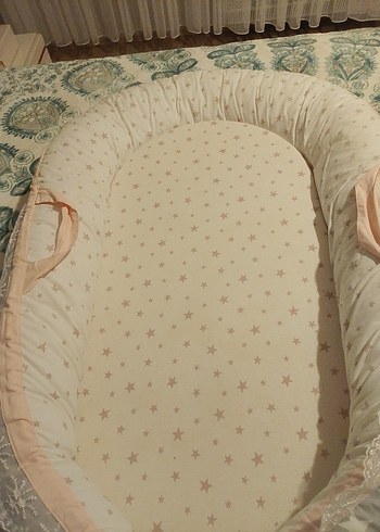 Gri Nakışlı Bebek Uyku Yatağı - Görsel 3