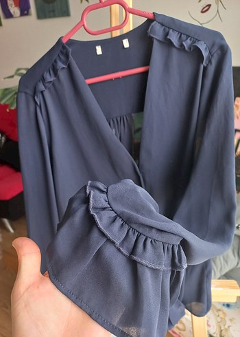 V Yaka Gri Drapeli Kadın Bluz - Görsel 2