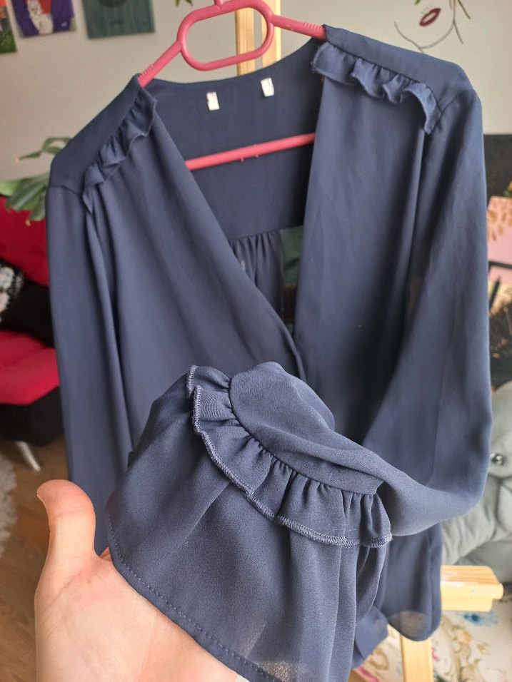 V Yaka Gri Drapeli Kadın Bluz - Görsel 2