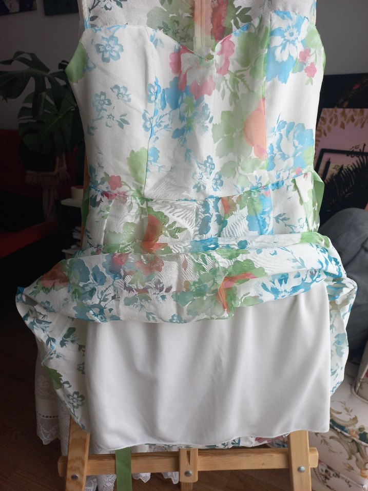 Çiçek Desenli Kolsuz Midi Elbise - Görsel 4