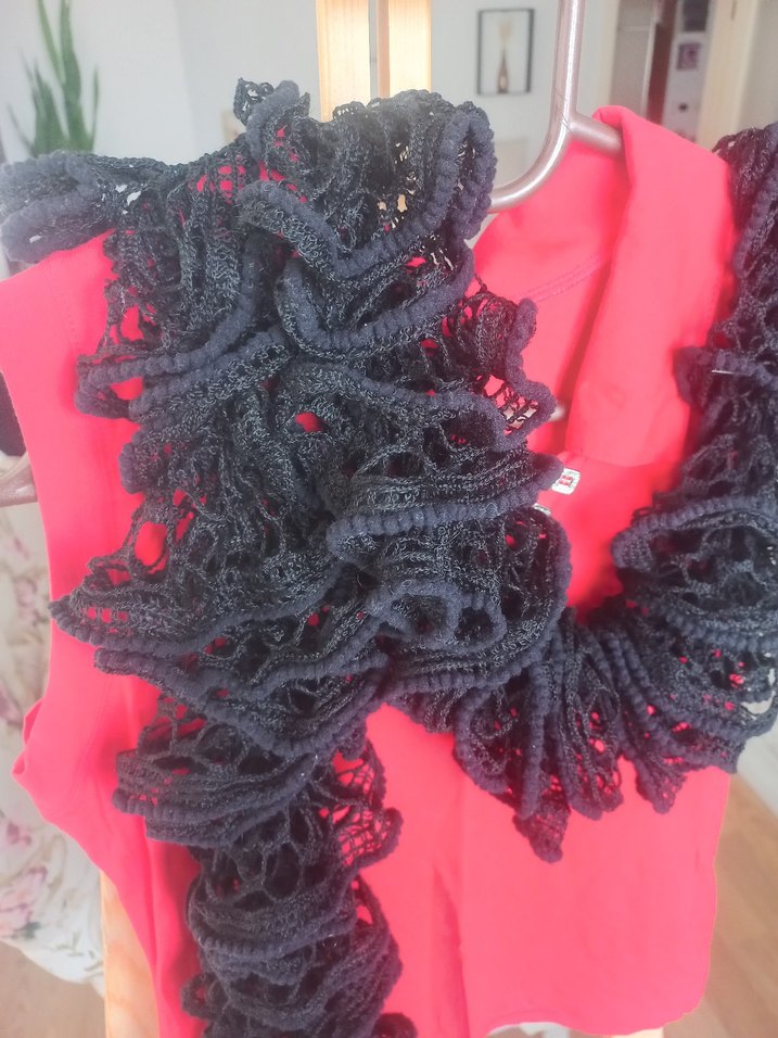 Kadın Siyah Fırfırlı Örgü boyun aksesuari - Görsel 4