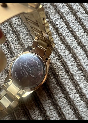 Klasik Parlak Altın Renk Kadın Kol Saati - Görsel 3