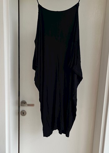 Siyah Dökümlü V Yaka Uzun Elbise - Görsel 2