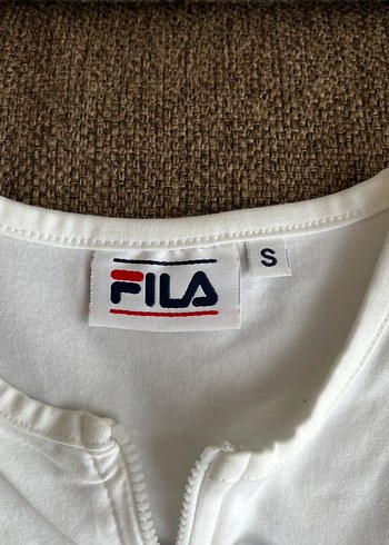 FILA Beyaz Siyah Fermuarlı Kısa Kollu Kadın Tişört - Görsel 3