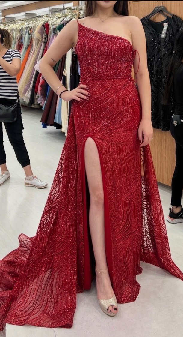 Podium Vip Parlak Kırmızı Kına Elbisesi - Görsel 3