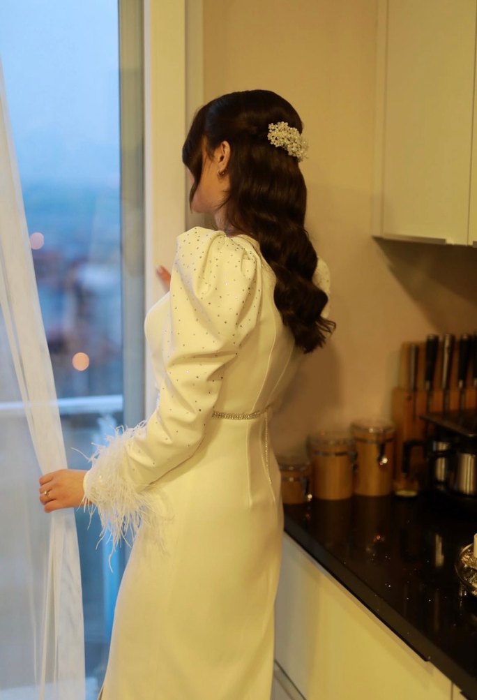 Cengiz Aktürk Tüy Detaylı Söz Nişan Beyaz Elbise - Görsel 3