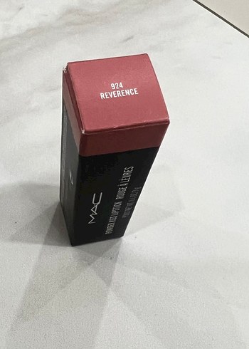 MAC Reverence Ruj - 924 - Görsel 2
