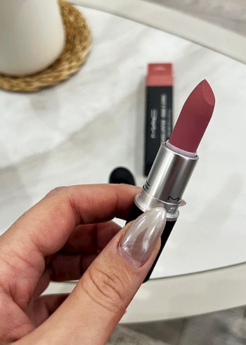 MAC Reverence Ruj - 924 - Görsel 4