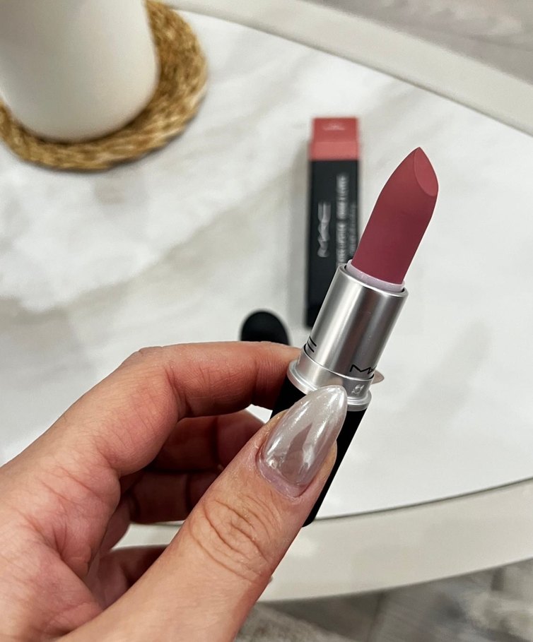 MAC Reverence Ruj - 924 - Görsel 4