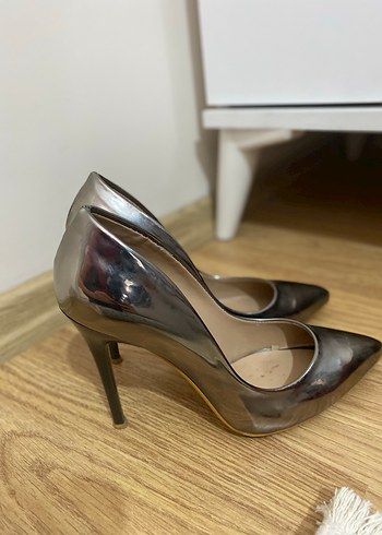 Kadın Gri Metalik Stiletto Topuklu Ayakkabı - Görsel 2