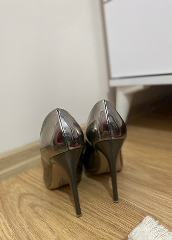 Kadın Gri Metalik Stiletto Topuklu Ayakkabı - Görsel 3