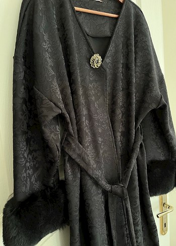 Siyah Kürklü Uzun Kadın Kaban - Görsel 2