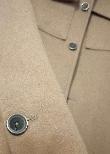 Düğmeli Bej Süet Kadın Kaban markası resimde var - Görsel 3