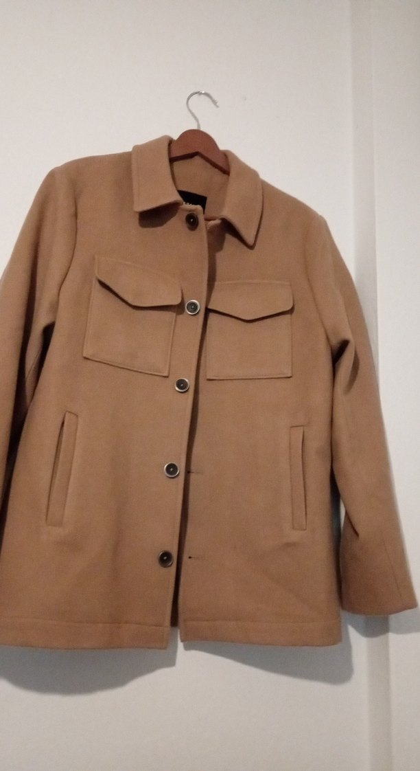 Düğmeli Bej Süet Kadın Kaban markası resimde var - Görsel 2