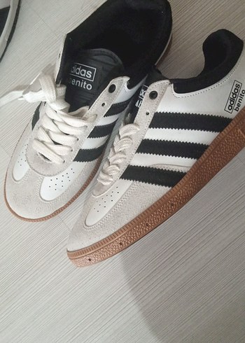 Adidas 40