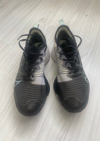 Nike koşu ayakkabısı - Görsel 3