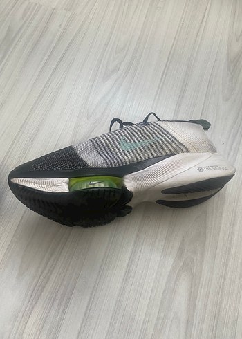 Nike koşu ayakkabısı - Görsel 4