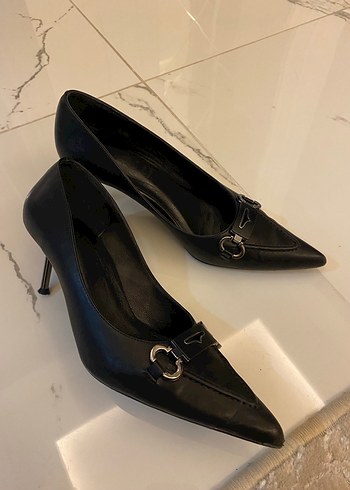 Kemer Detaylı Siyah Stiletto - Görsel 4