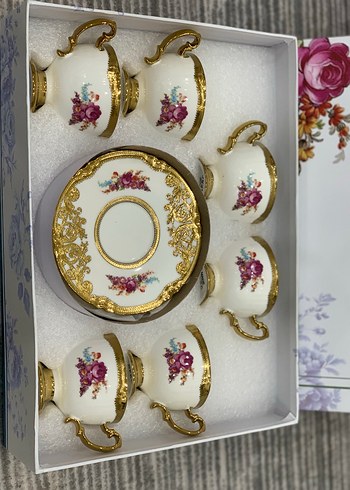 Altın İşlemeli Beyaz Fincanı Takımı - Görsel 2