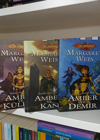 Margaret Weis Karanlık Havari Serisi - Görsel 4